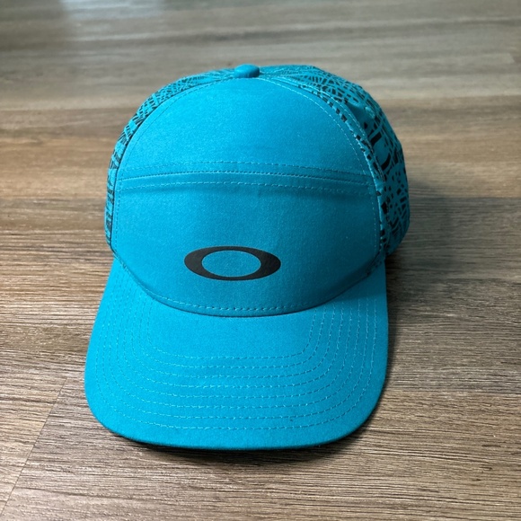 Oakley Shade Me Women's Hat Blue/Black/Graphite Adjustable Buckle Hat‎ - Picture 1 of 9